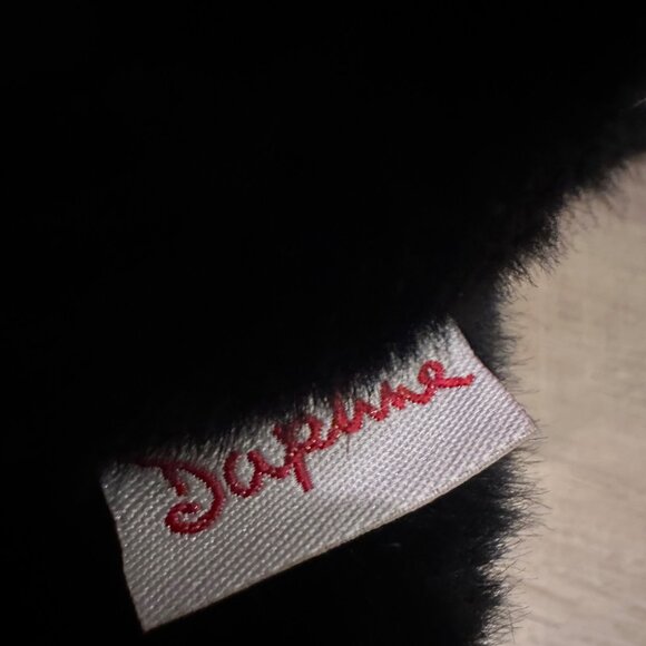 DAPHNE BLACK AND WHITE SKUNK PUPPET - Picture 6 of 8